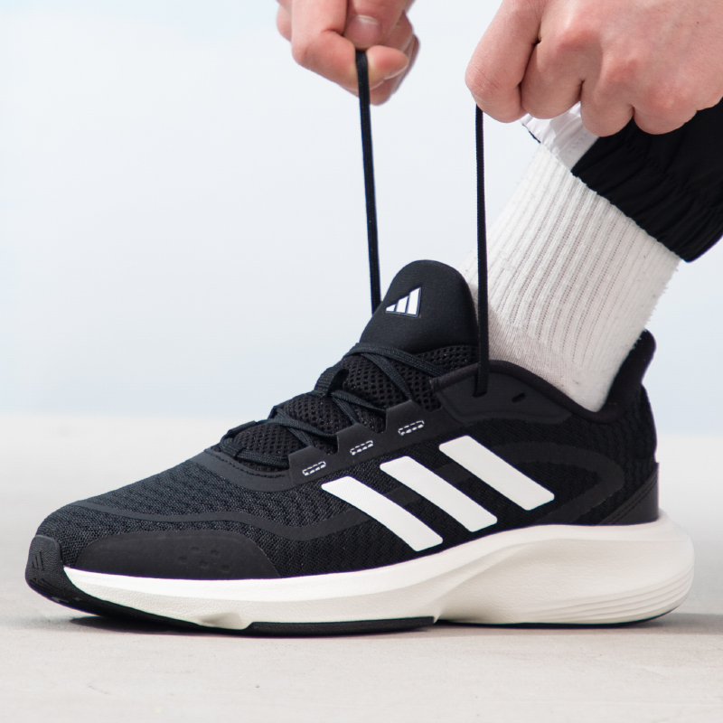 アディダス メンズ＆レディース シューズ オリジナル 軽量  - Lightweight Road Running Shoes のレビューと価格